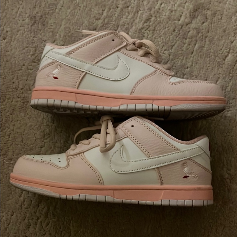 Nike PINK PIGEON DUNKS